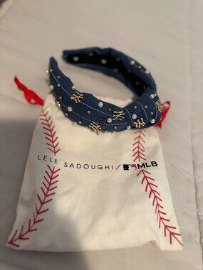 LELE SADOUGHI NY YANKEES KNOTTED HEADBAND